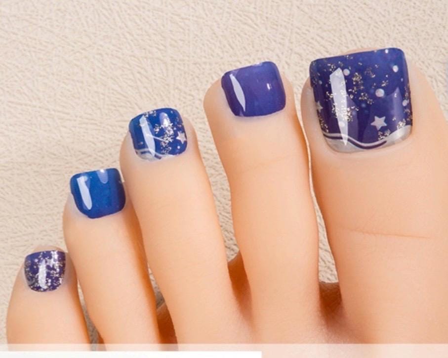 Sapphire Skies Glitter Toe Nail Polish Strips: Non-Toxic Nail Art