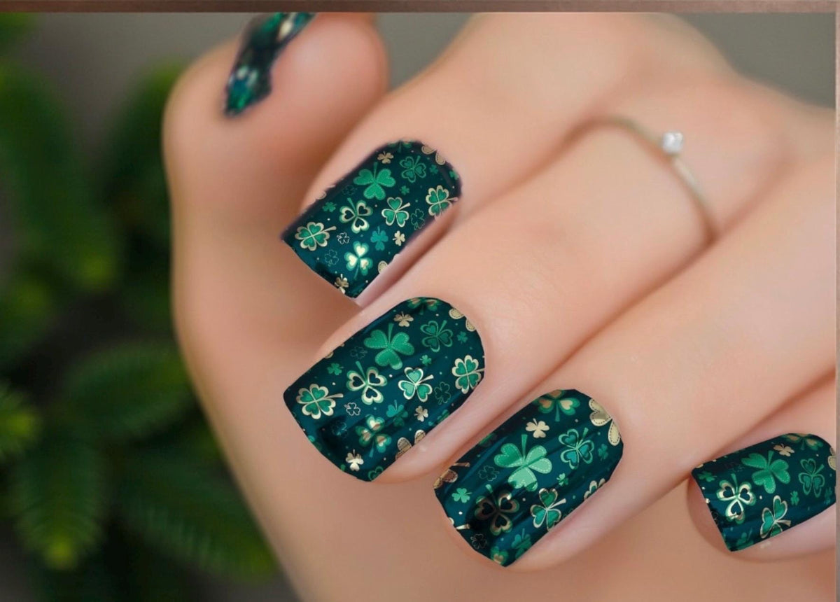 Lucky Clovers Metallic/Chrome Nail Wraps