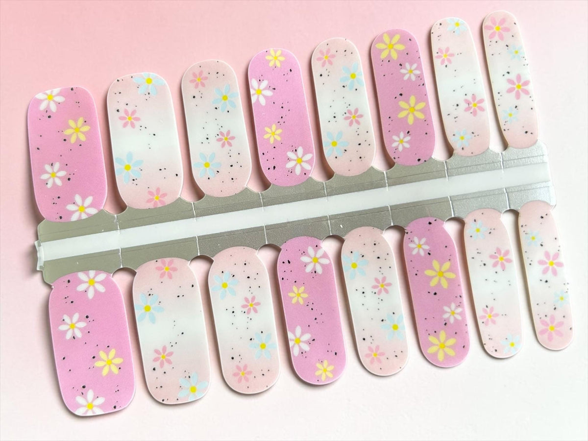 Pastel Daisy Bloom Nail Polish Strips: Non-toxic Floral Nail Wraps