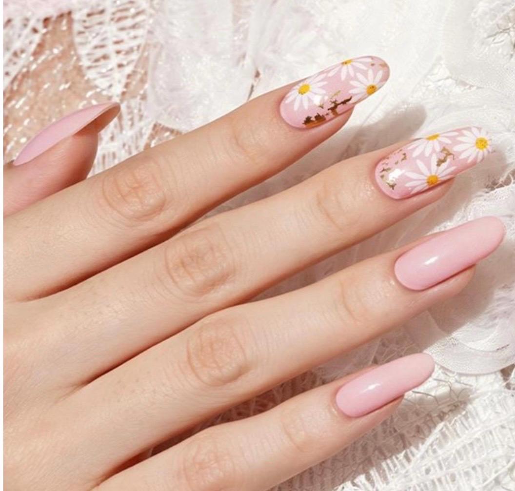 Daisy Dream Nail Polish Strips: Non-toxic Floral Nail Wraps