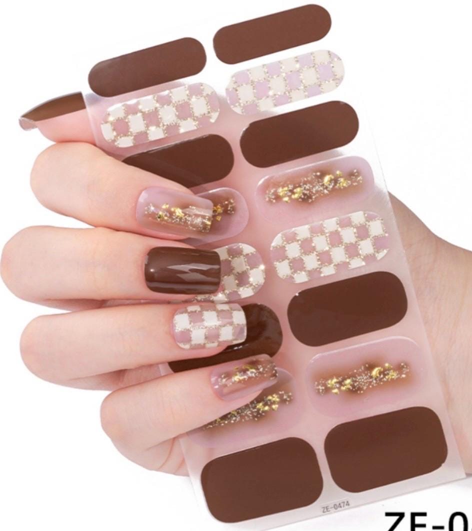 Chocolate Checkmate Glitter Nail Polish Strips: Non-Toxic Nail Art