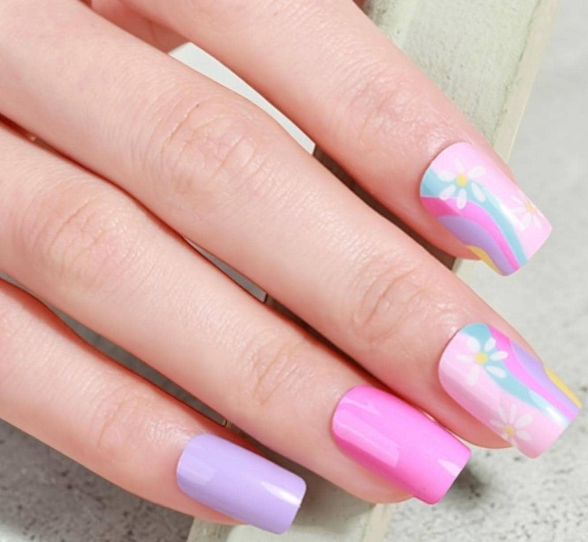 Retro Daisy Waves - Nail Polish Wraps: Nail Stickers