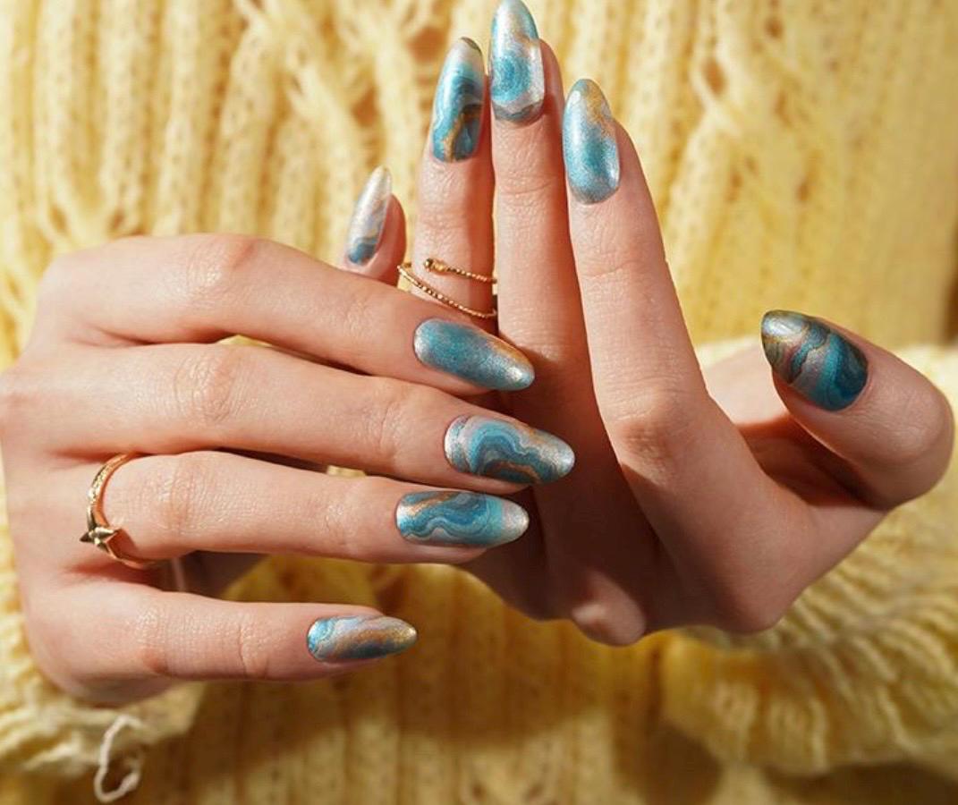 Teal Agate Marble Nail Polish Strips: Easy DIY Nail Art