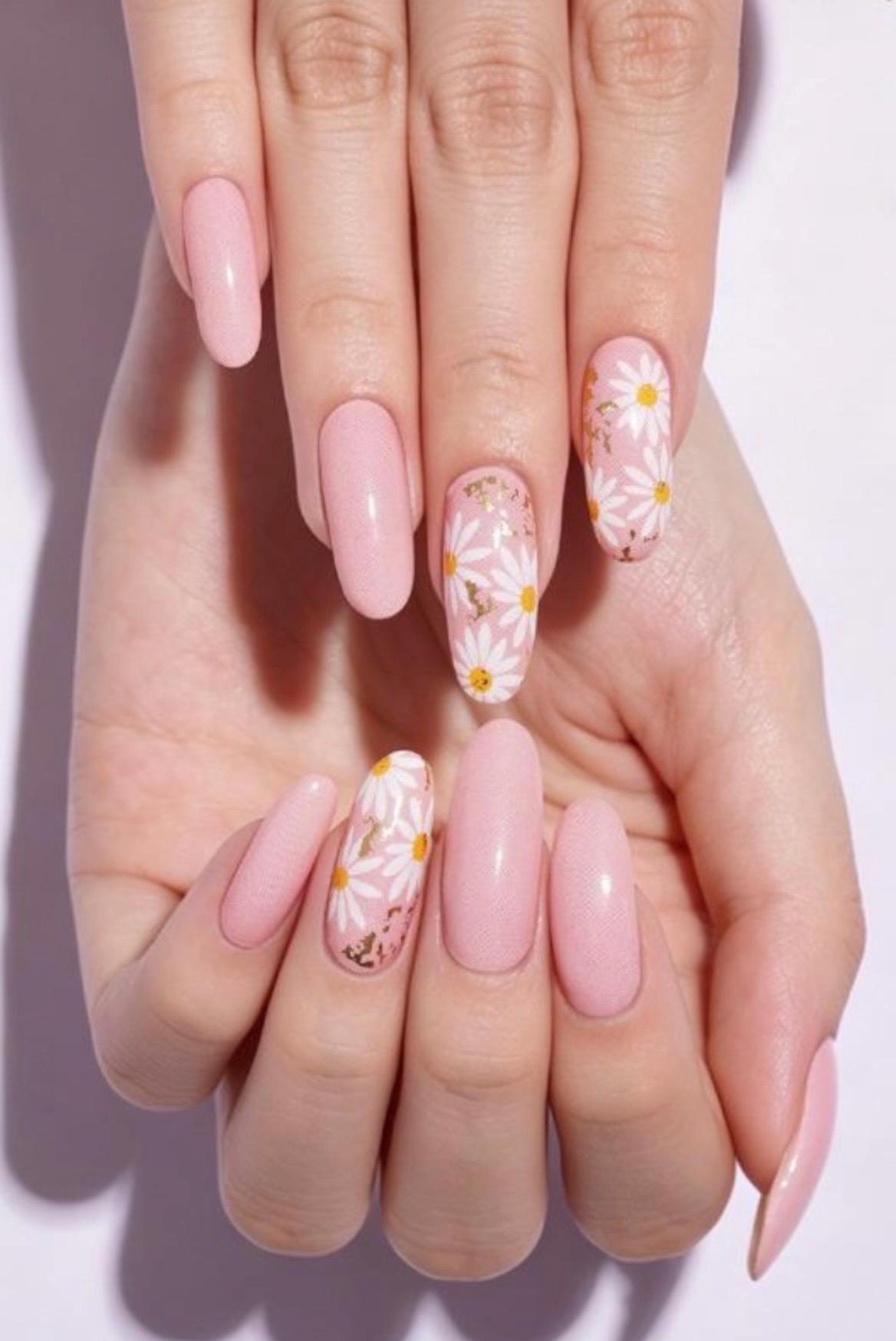 Daisy Dream Nail Polish Strips: Non-toxic Floral Nail Wraps