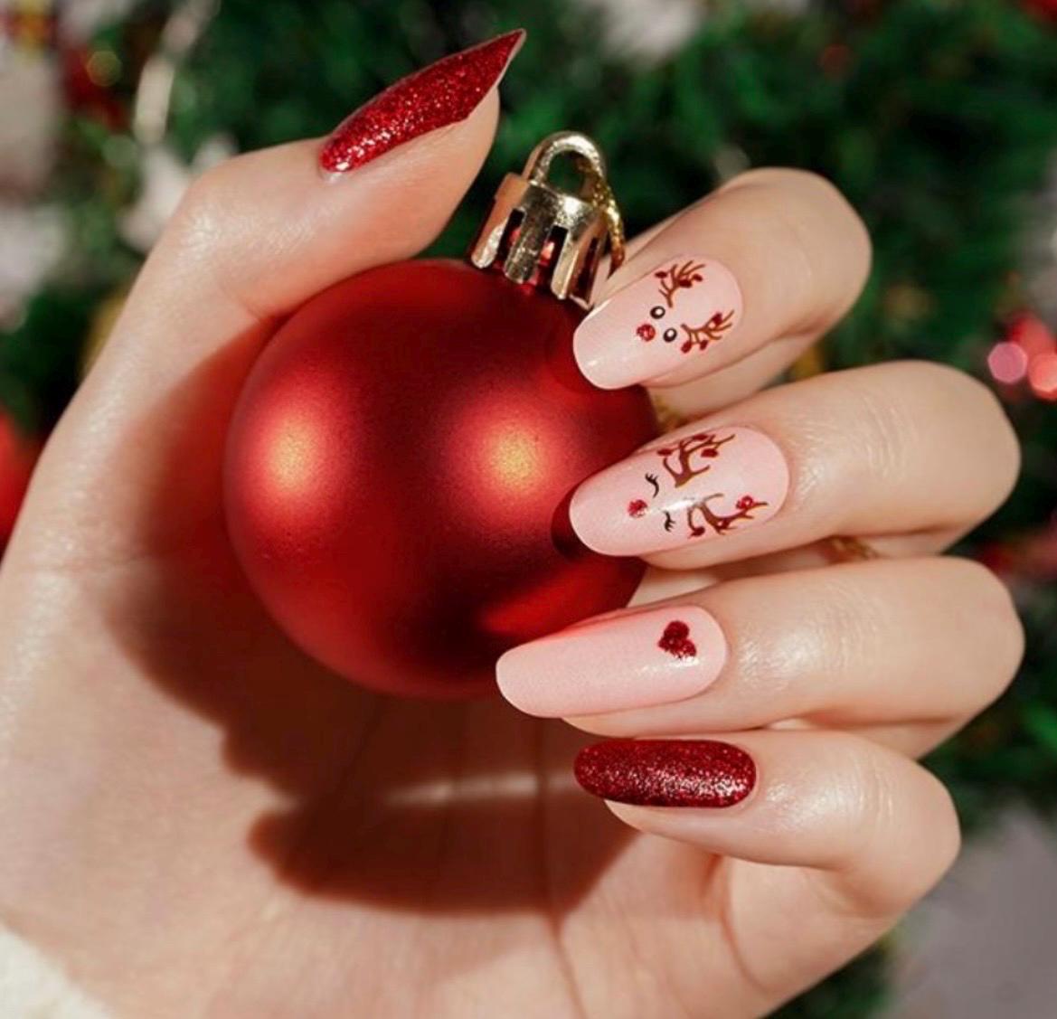 Blushing Reindeer Glitter Nail Polish Strips, Non-Toxic Nail Stickers